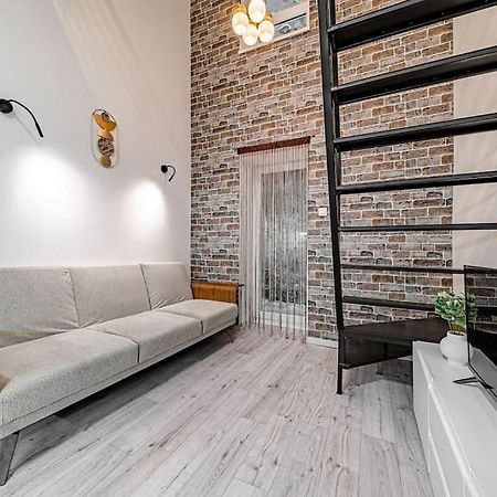 דירות בודפשט Chic Loft Bp: Industrial Gem מראה חיצוני תמונה