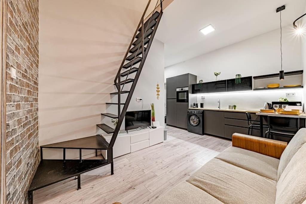 דירות בודפשט Chic Loft Bp: Industrial Gem מראה חיצוני תמונה