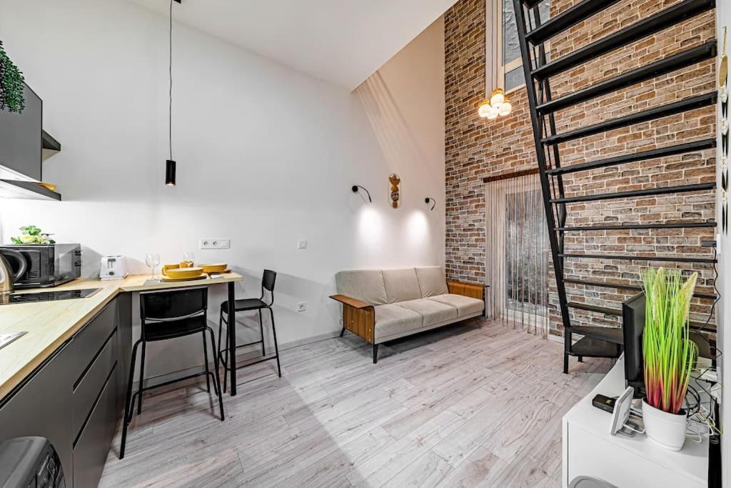 דירות בודפשט Chic Loft Bp: Industrial Gem מראה חיצוני תמונה