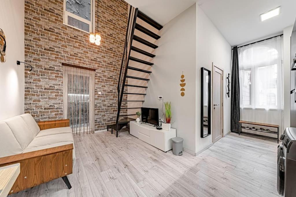 דירות בודפשט Chic Loft Bp: Industrial Gem מראה חיצוני תמונה